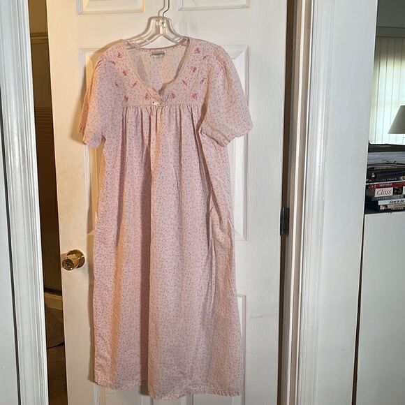 Fundamentals Ladies Pink Design Sleepwear - Picture 1 of 2